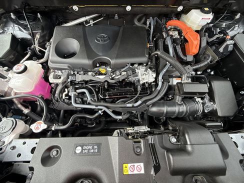 Certified 2025 Toyota RAV4 LE AWD/4WD image 17