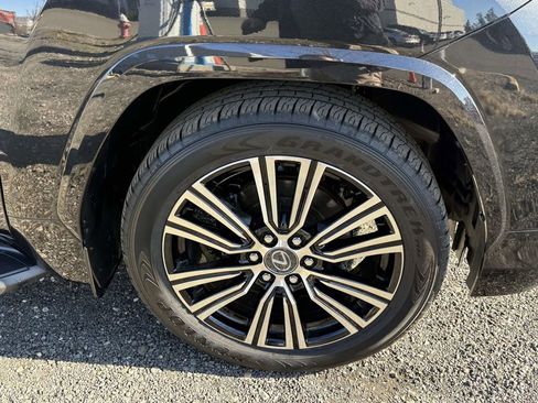 Used 2024 Lexus LX 600 4WD w/ Luxury Package image 7