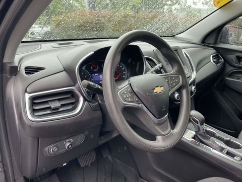 Used 2022 Chevrolet Equinox LT w/ LPO, Floor Liner Package FWD image 7