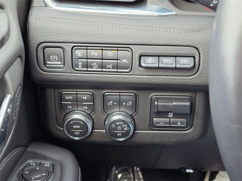 Used 2023 GMC Yukon XL Denali w/ Denali Reserve Package image 62