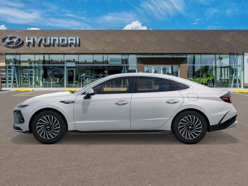 New 2026 Hyundai Sonata Limited FWD image 3