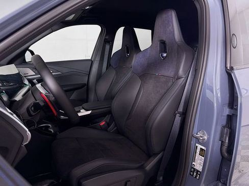 Used 2025 BMW X1 M35i w/ Premium Package image 23