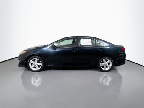 Used 2014 Toyota Camry SE FWD image 9