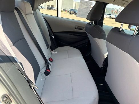 Used 2022 Toyota Corolla LE FWD image 14