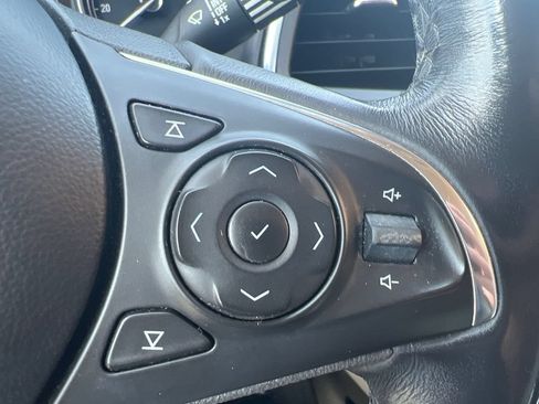 Used 2018 Buick Enclave Essence AWD/4WD image 24