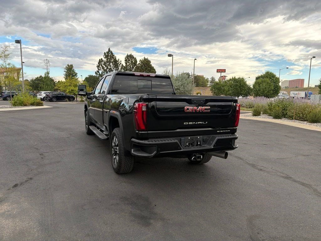Used 2024 GMC Sierra 2500 Denali w/ Denali Reserve Package AWD/4WD image 3
