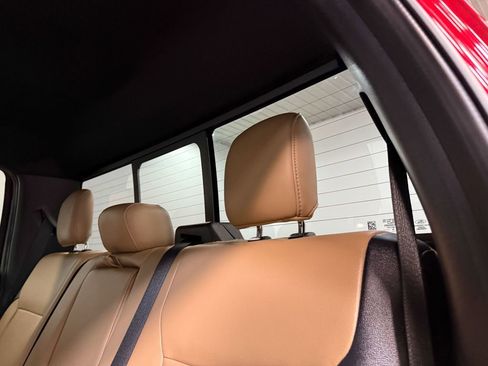 Used 2022 Ford F150 Lariat w/ Equipment Group 502A High image 9