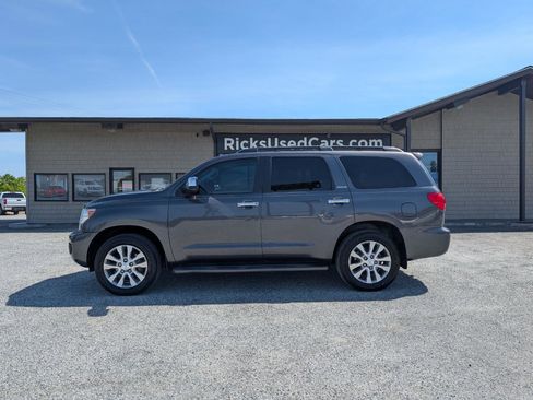 Used 2015 Toyota Sequoia Limited RWD image 11