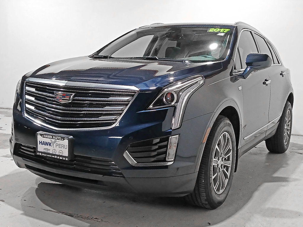 Used 2017 Cadillac XT5 Luxury w/ Driver Awareness Package FWD image 3
