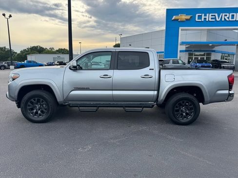 Used 2023 Toyota Tacoma SR5 RWD image 6
