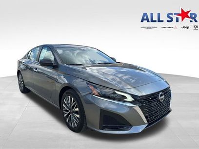 Used 2025 Nissan Altima 2.5 SV