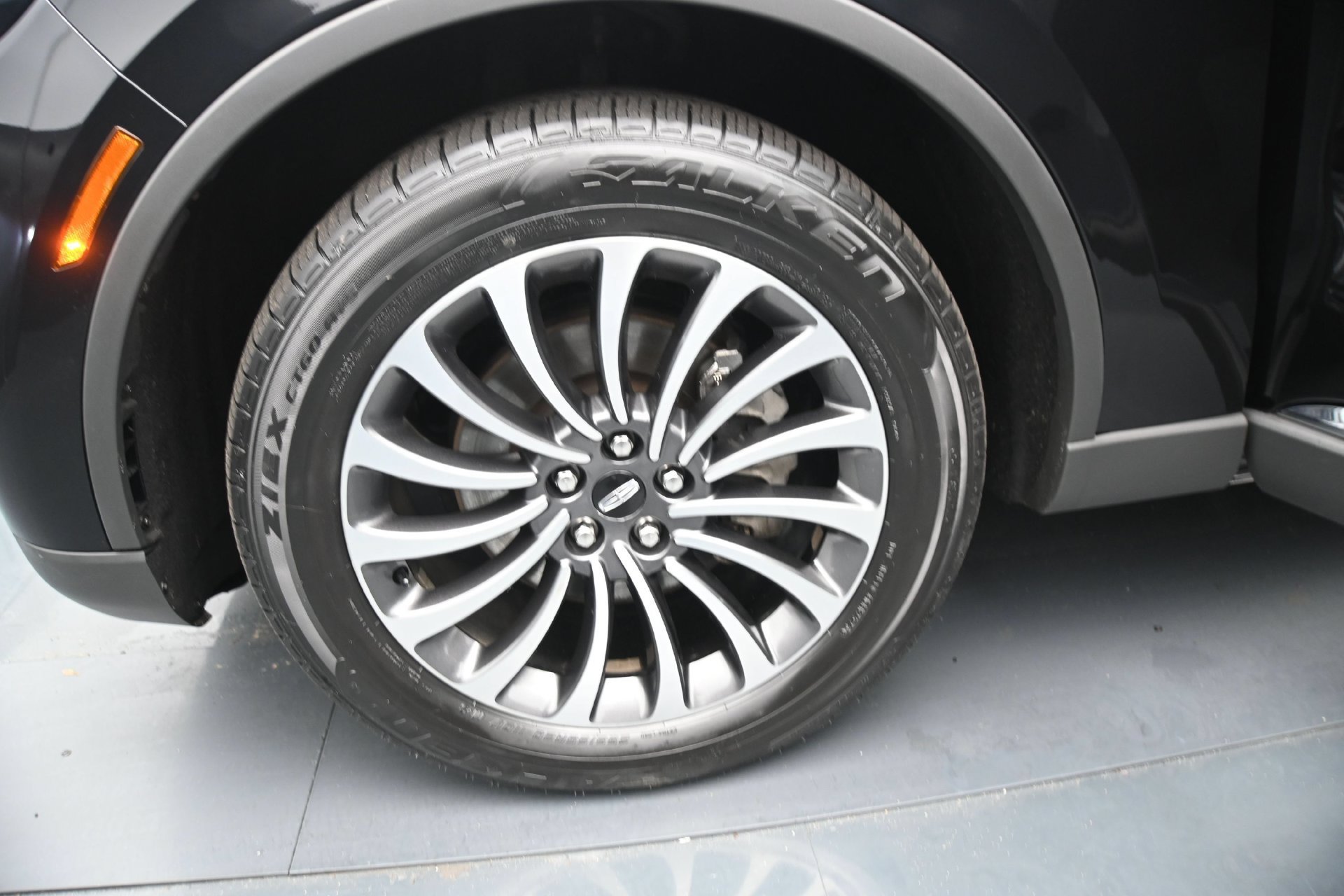 Used 2020 Lincoln Aviator Reserve w/ Class IV Trailer Tow Package AWD/4WD image 27