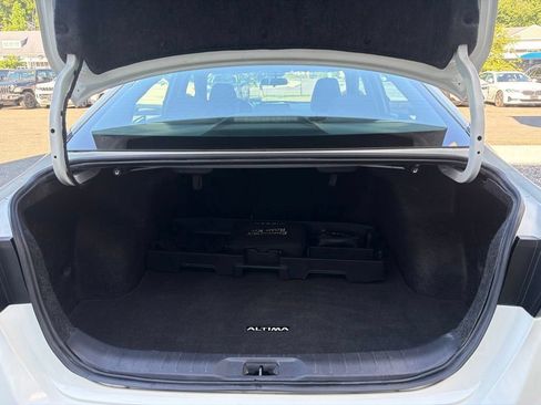 Used 2023 Nissan Altima 2.5 SV AWD/4WD image 12