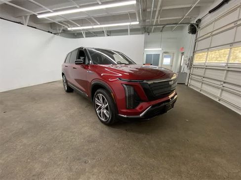 Certified 2026 Cadillac Vistiq Sport w/ LPO, Floor Liner Package image 8