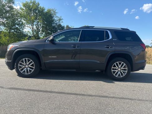 Used 2019 GMC Acadia SLE FWD image 2