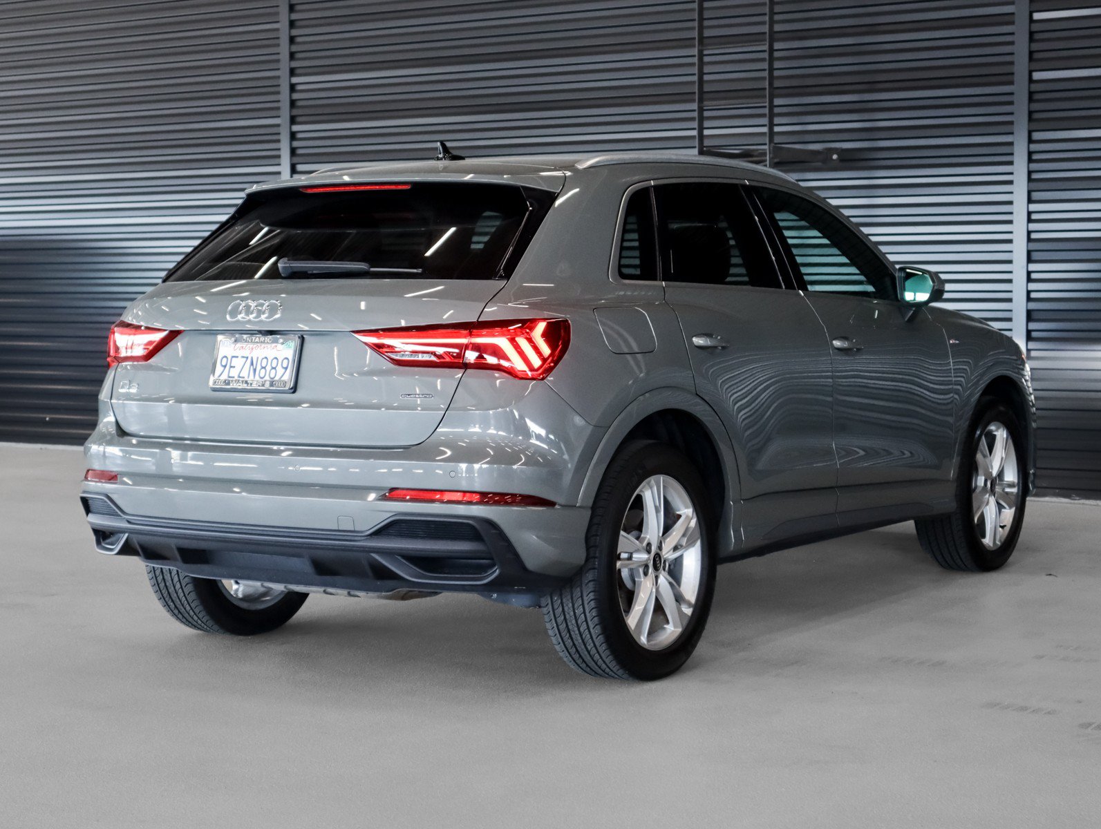 Used 2023 Audi Q3 2.0T Premium w/ Convenience Package AWD/4WD image 16