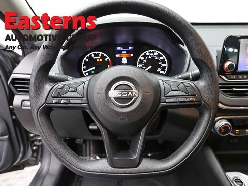 Used 2024 Nissan Altima 2.5 S FWD image 10