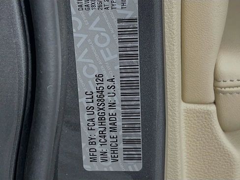 Used 2025 Jeep Grand Cherokee Limited w/ Luxury Tech Group II image 34