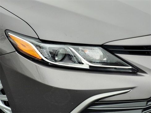 Used 2023 Toyota Camry LE image 11