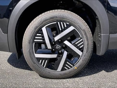 New 2026 Nissan Kicks SV w/ Cold Weather Package FWD image 9