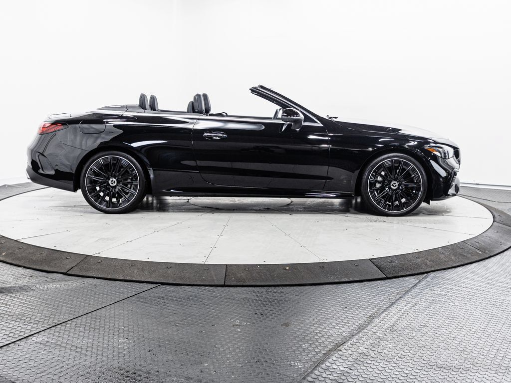 Used 2024 Mercedes-Benz CLE 450 4MATIC Cabriolet image 37