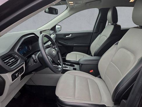 Certified 2023 Ford Escape Platinum AWD/4WD image 9