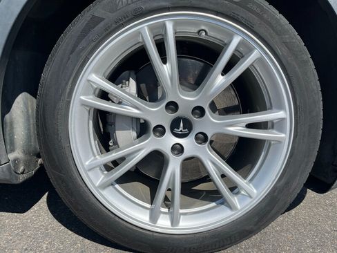 Used 2021 Tesla Model Y Long Range AWD/4WD image 35