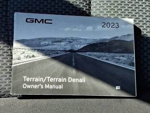 Used 2023 GMC Terrain SLE w/ Driver Convenience Package AWD/4WD image 26