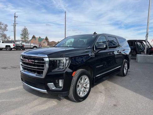 Used 2022 GMC Yukon XL SLT AWD/4WD image 3