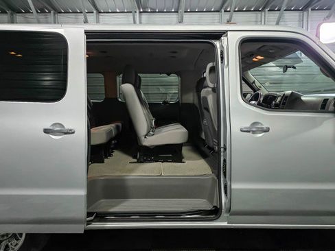 Used 2019 Nissan NV 3500 SV w/ Navigation Package RWD image 10