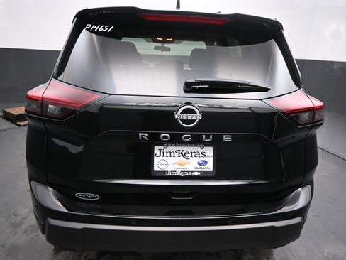 Used 2025 Nissan Rogue SV image 14