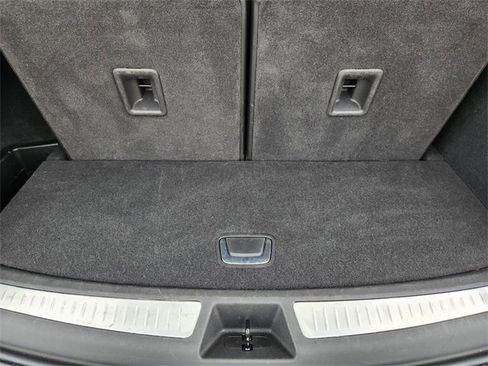 Used 2024 Cadillac XT6 Premium Luxury image 35