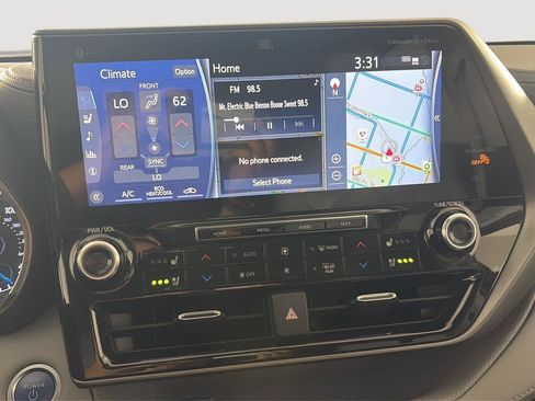 Used 2021 Toyota Highlander Limited w/ Protection Package #3 (TMS) AWD/4WD image 9