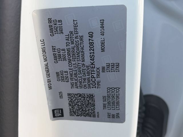 Used 2025 Chevrolet Colorado ZR2 w/ Technology Package AWD/4WD image 33