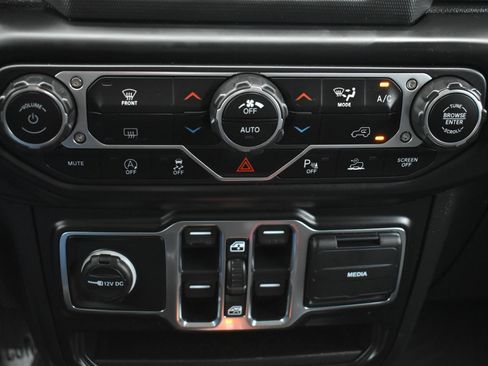 Used 2021 Jeep Gladiator Sport image 27