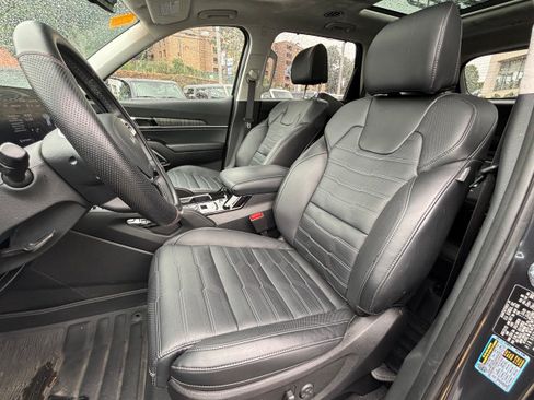 Used 2024 Kia Telluride SX Prestige AWD/4WD image 16