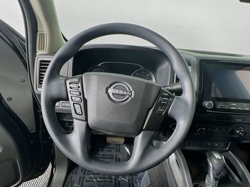 Used 2022 Nissan Frontier SV image 10