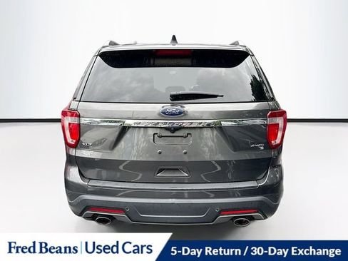 Used 2018 Ford Explorer XLT AWD/4WD image 7