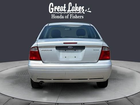 Used 2006 Ford Focus ZX4 Sedan FWD image 4