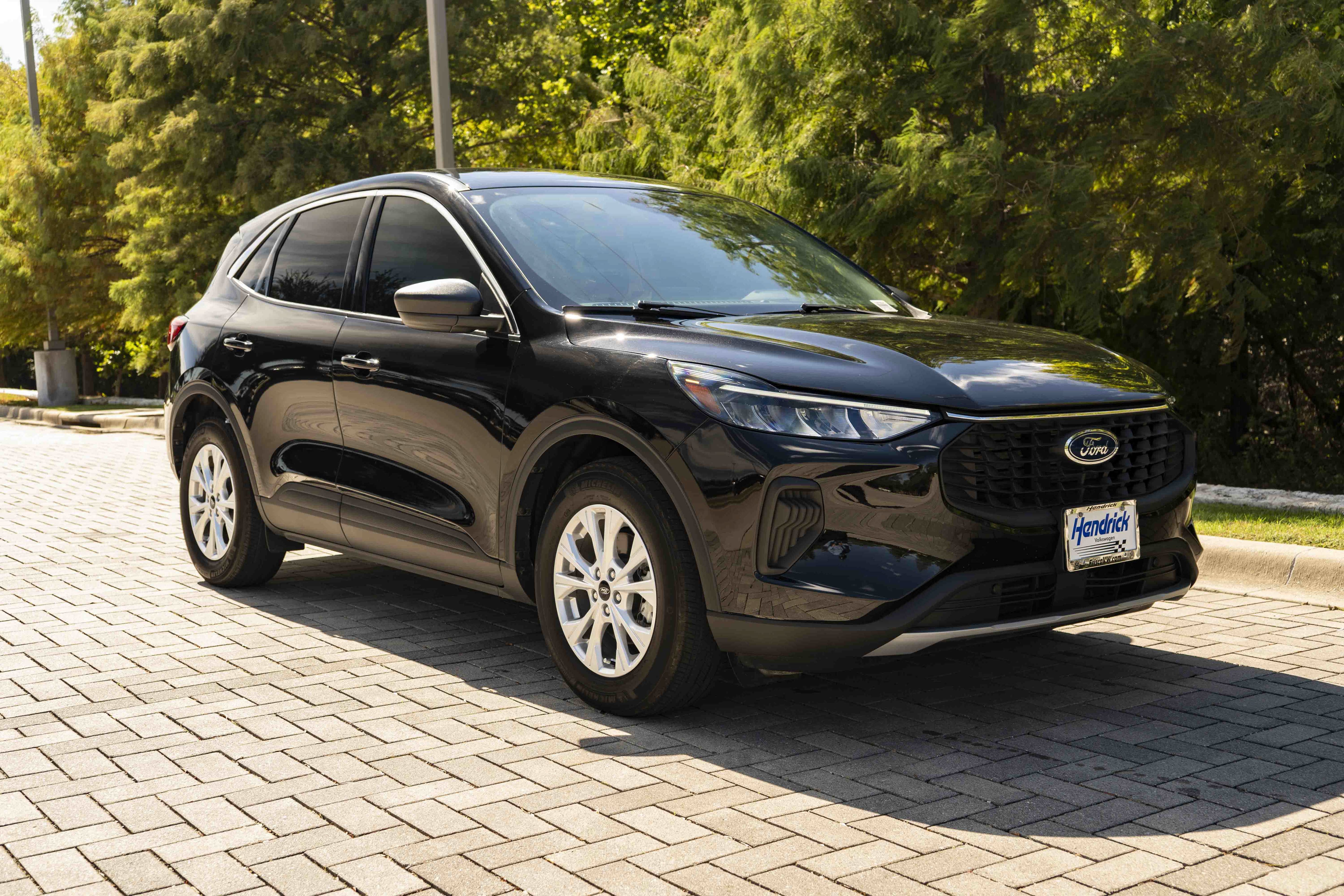 Used 2023 Ford Escape Active FWD image 2