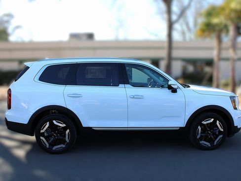 New 2025 Kia Telluride S image 5