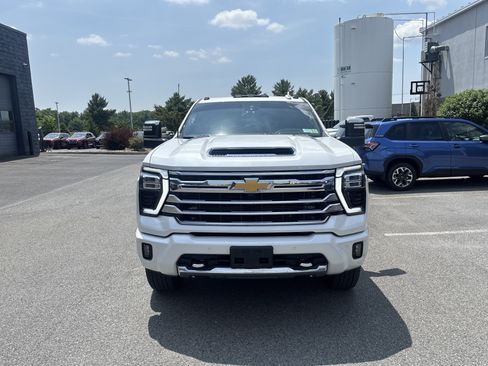 Used 2024 Chevrolet Silverado 2500 High Country w/ High Country Premium Package AWD/4WD image 12