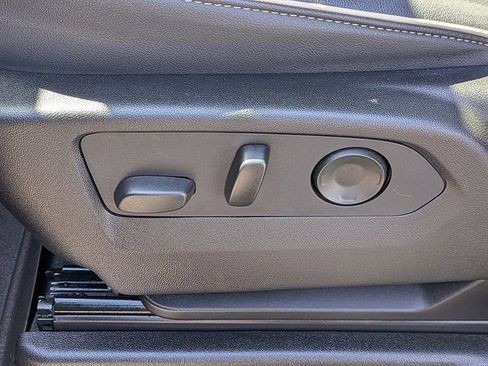 Used 2025 GMC Yukon XL Elevation w/ Elevation Premium Package image 19