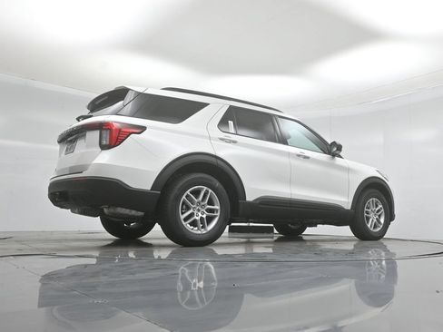 New 2026 Ford Explorer Active RWD image 46