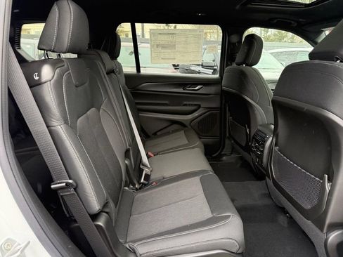 New 2025 Jeep Grand Cherokee L Laredo w/ Luxury Tech Group I AWD/4WD image 10