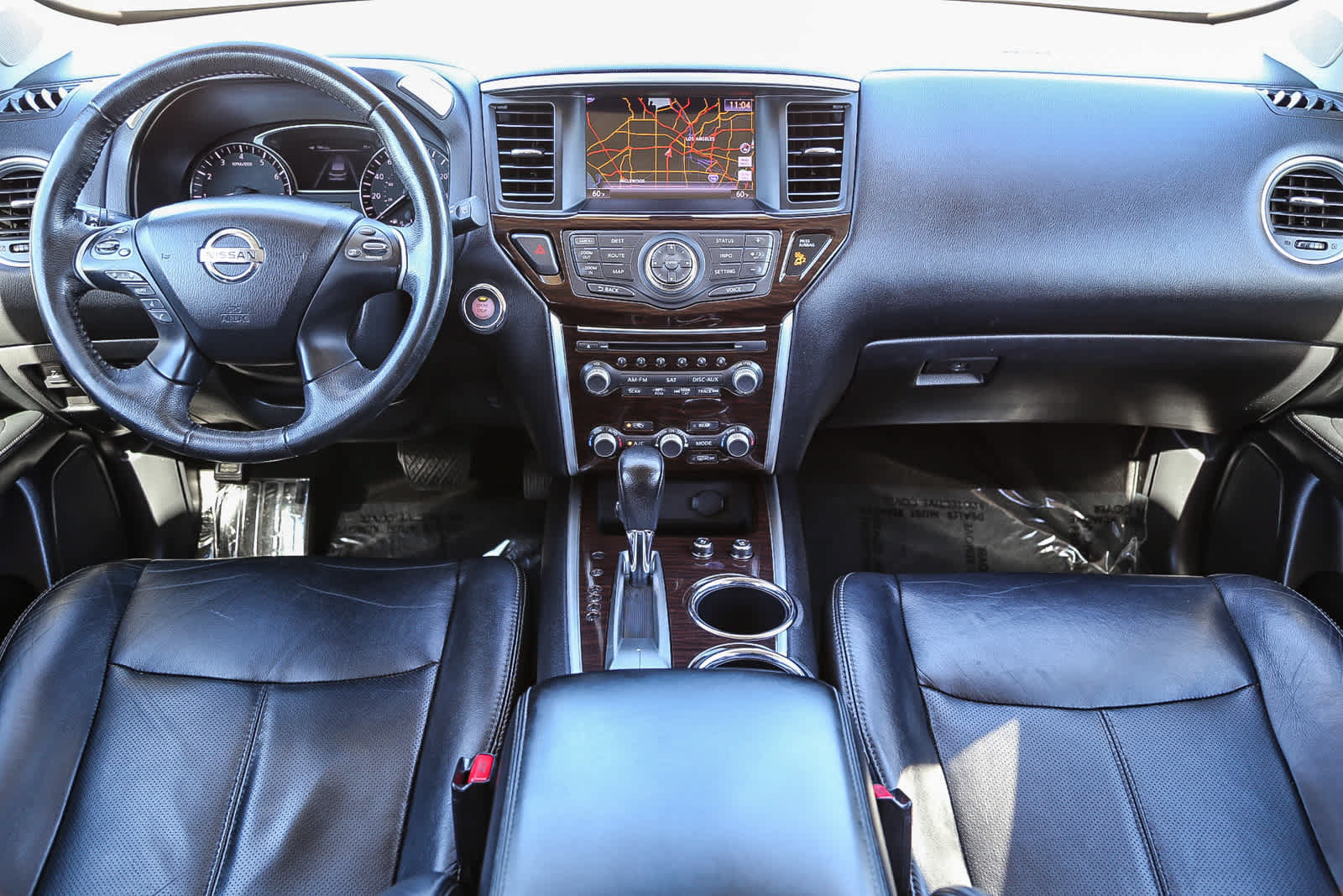 Used 2013 Nissan Pathfinder Platinum FWD image 11