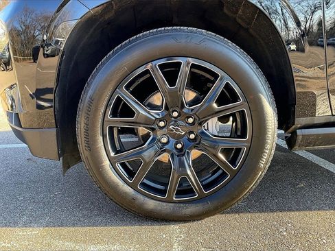 Used 2023 Chevrolet Suburban High Country image 8