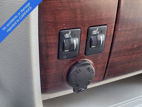 Used 2014 Toyota Sienna L image 24