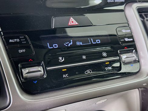 Used 2023 Kia Sorento EX w/ Panoramic Sunroof Package FWD image 24