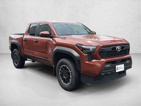 Used 2025 Toyota Tacoma TRD Off-Road AWD/4WD image 3